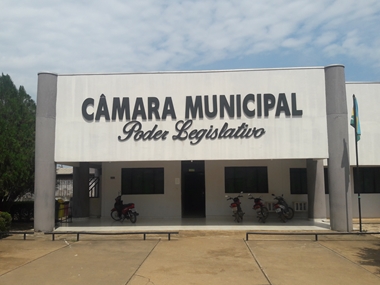 Em razão de notícia vinculada no blog (blogentrelinhas.com.br), a Câmara Municipal de Alto Paraíso, apresenta a seguinte: