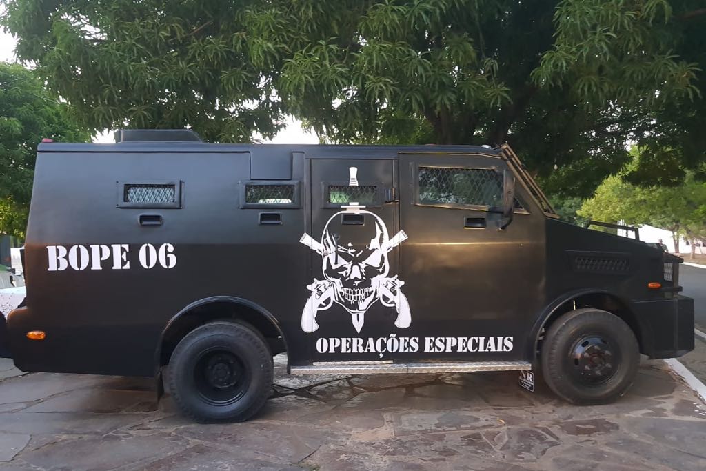 ‘Caveirão’ do Bope sai às ruas de Porto Velho para combater guerra entre facções