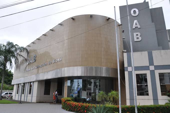 OAB gasta mais de R$ 1,5 milhão com festa, enquanto advogados se dizem abandonados